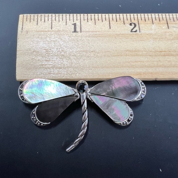 MOP Dragonfly Brooch - Picture 2 of 4